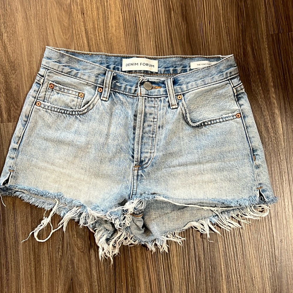 Denim Forum light wash Jean shorts